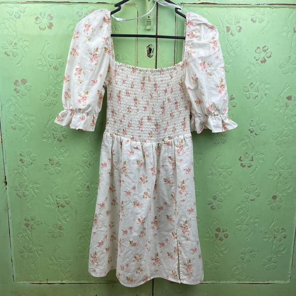Ghanda Dresses & Skirts - GHANDA Smocked White Floral Linen Blend dress SMALL